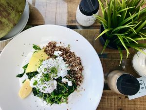 quinoa recept, Quinoa s avok&aacute;dom a vaj&iacute;čkom – r&yacute;chly a chutn&yacute; recept