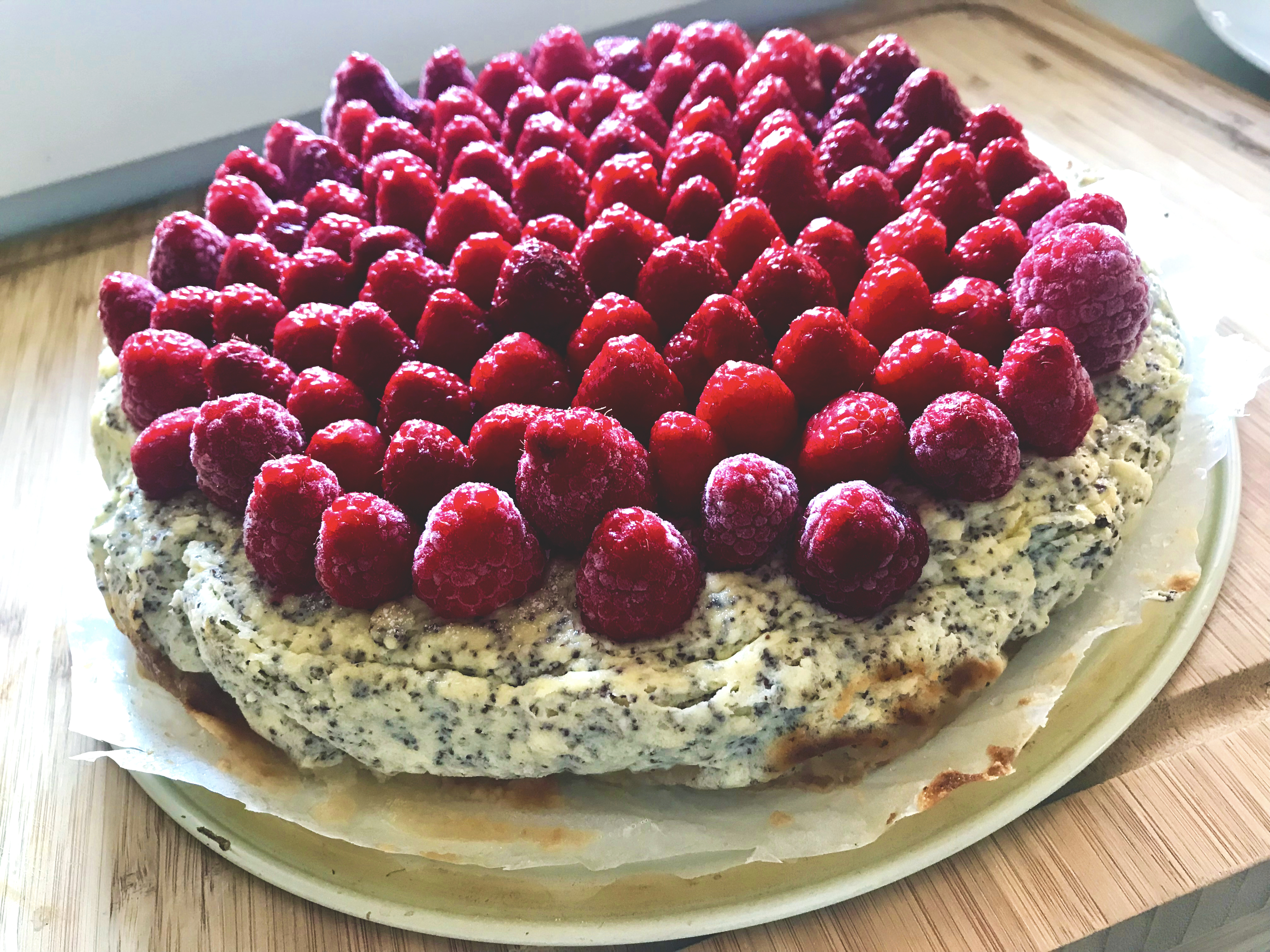 Makov&yacute; cheesecake, Makov&yacute; cheesecake s lahodn&yacute;m maslov&yacute;m z&aacute;kladom
