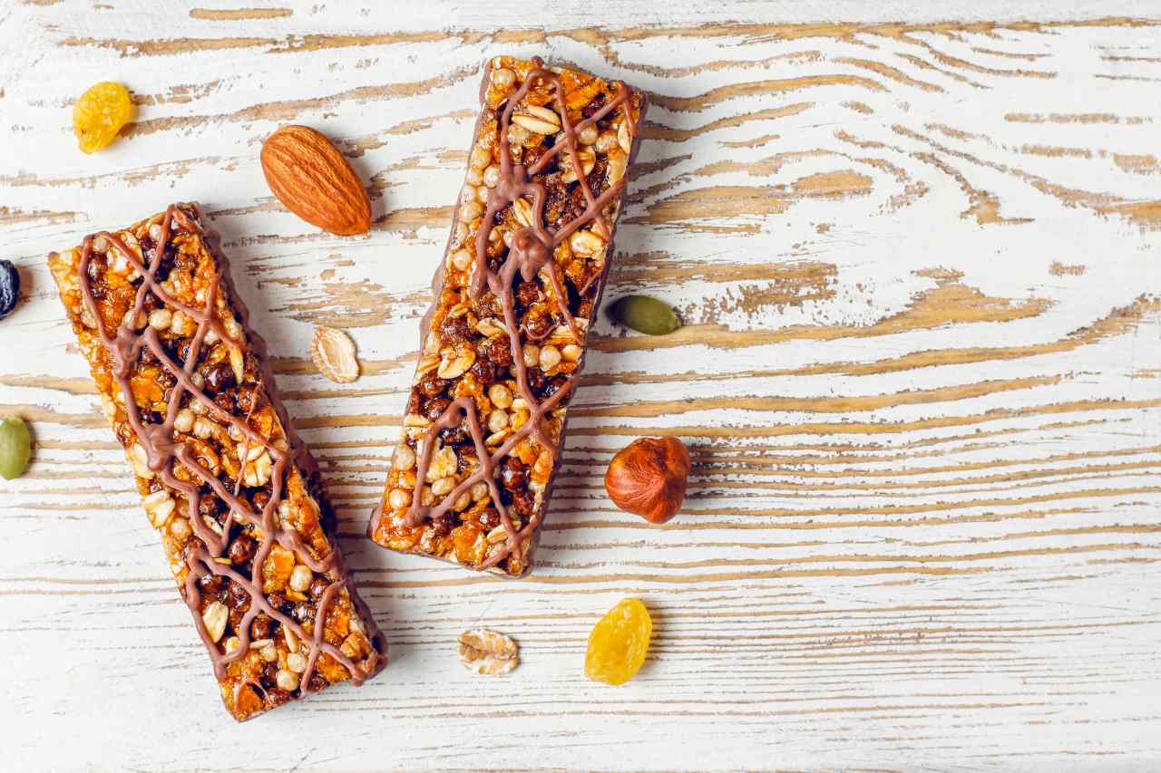 prote&iacute;nov&eacute; tyčinky, Prote&iacute;nov&eacute; tyčinky: ako rozoznať kvalitu od presladen&yacute;ch n&aacute;hrad?