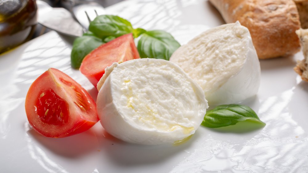 pečené avokádo, Pečené avokádo s mozzarellou