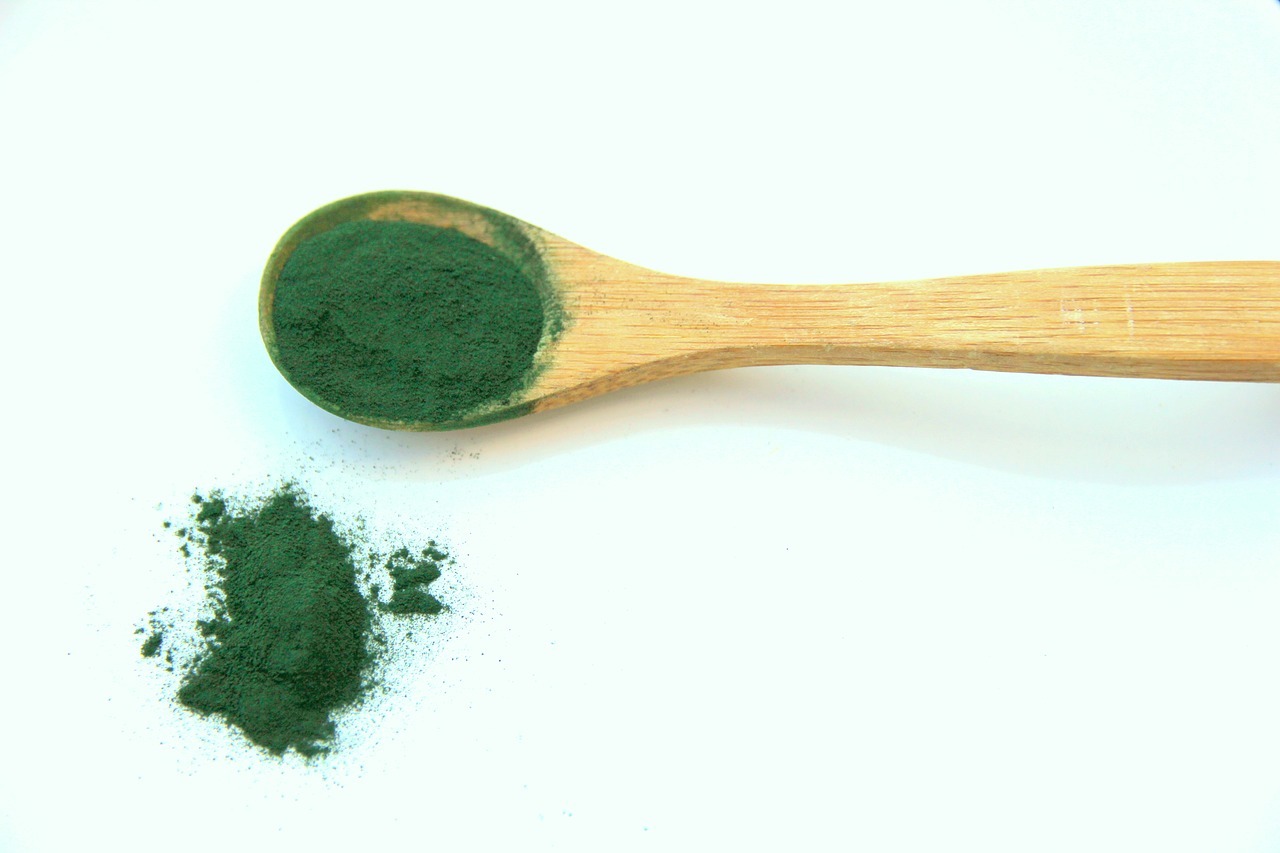 spirulina, Spirulina: aké má výhody + 7 spôsobov, ako ju využiť v kuchyni