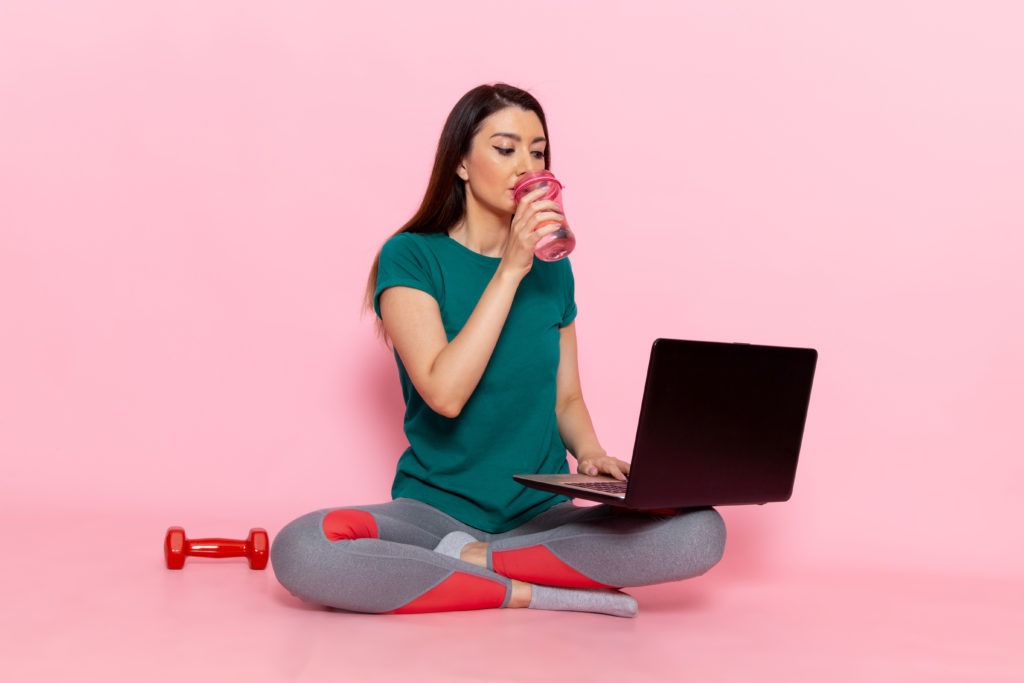 online fitness, Online fitness: Ak&eacute; s&uacute; jeho (ne)v&yacute;hody?