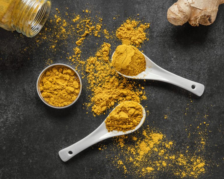 https://www.freepik.com/free-photo/flat-lay-assortment-healthy-food-immunity-boosting_13108456.htm#fromView=search&page=1&position=24&uuid=a8ed2c69-64fe-4253-9746-d9e9660e4b12&query=kurkuma