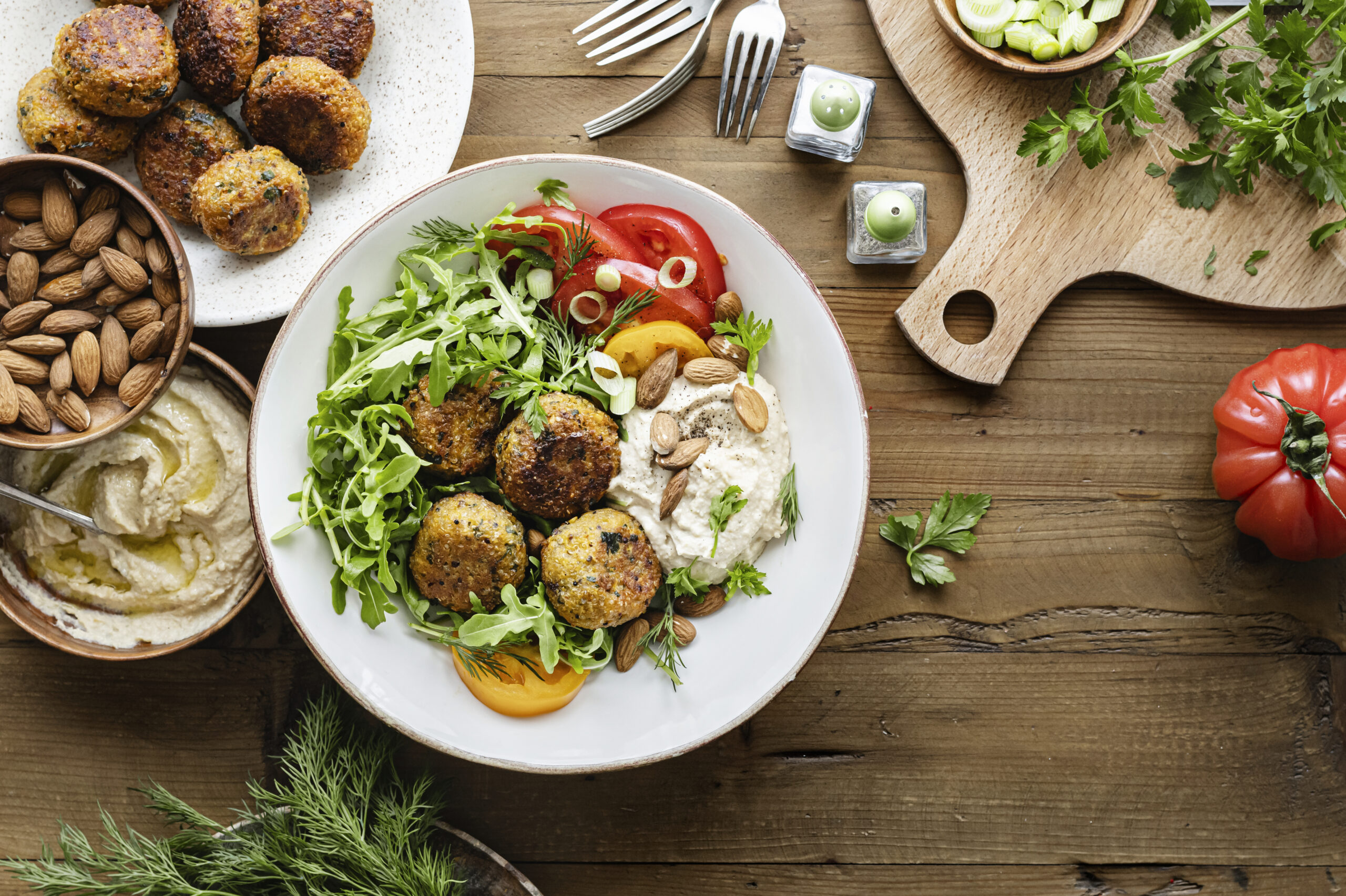 falafel s rajčinovou om&aacute;čkou, Falafel s rajčinovou om&aacute;čkou a avok&aacute;dom